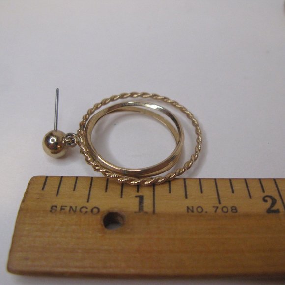 Avon In A Whirl Pierced Gold Tone Earrings 1976 - Picture 4 of 6